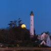 Bénodet : La Pleine Lune au pied du phare