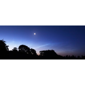 Plomelin : Lune et nuages noctulescents