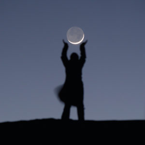 Photo "Sabine joue au ballon avec la Lune"