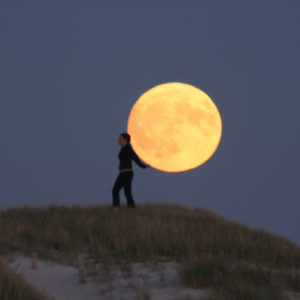 Photo "Sabine porte la Lune sur son dos"