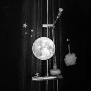 Photo "La Lune sous la douche"