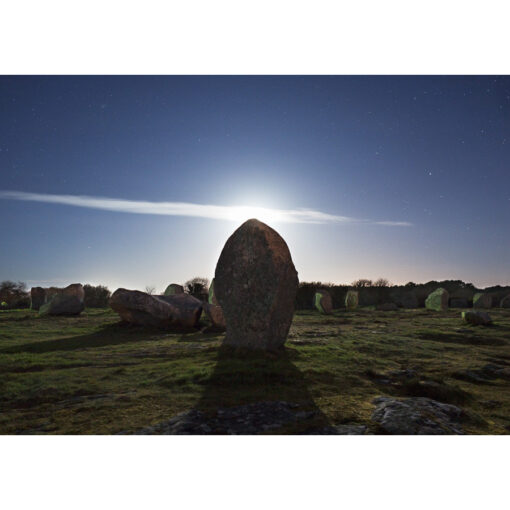 Photo A4 à encadrer "Carnac : Menhir masquant la Lune"