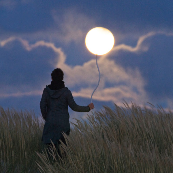 Photo à encadrer Jeux lunaires "La Pleine Lune comme un ballon de baudruche”