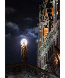 Photo A4 à encadrer "Quimper : La Pleine Lune derrière le Roi Gradlon"