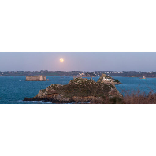 Carantec : le Fort du Taureau, l'Île Louët et la Pleine Lune