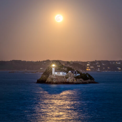 Carantec : reflet de la Pleine Lune sous l'Île Louët