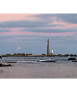 Plouguerneau : le phare de l'Île Vierge en rose