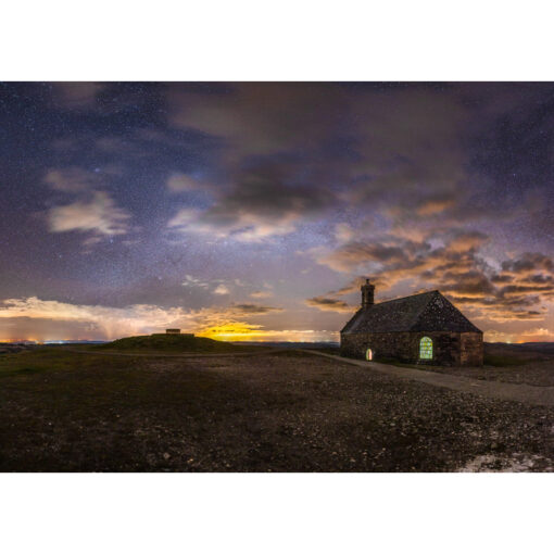 Monts d'Arrée : La Chapelle Saint-Michel-de-Brasparts sous les étoiles