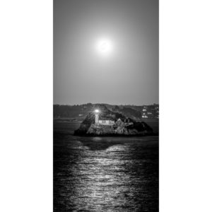 Carentec : reflet de la Pleine Lune sous l'Île Louët