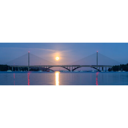 Brest : Pleine Lune sur le pont de l'Iroise