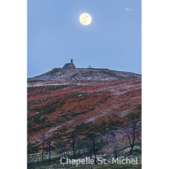 Magnet Monts d'Arrée : La Chapelle Saint-Michel de Brasparts sous la Lune