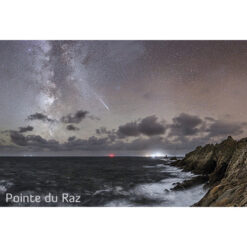 Magnet Pointe du raz : Une comète fonce sur l'Île de Sein