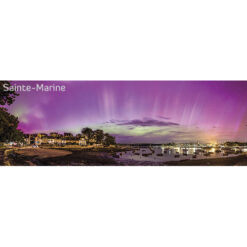 Magnet panoramique Sainte-Marine : le port sous une aurore boréale