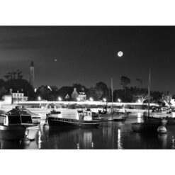 Photo A4 noir et blanc à encadrer "Bénodet : le phare et la Lune"