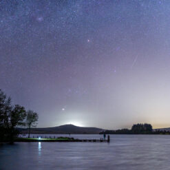 Monts d'Arrée : Orion sur couche sur le Mont Saint-Michel de Brasparts