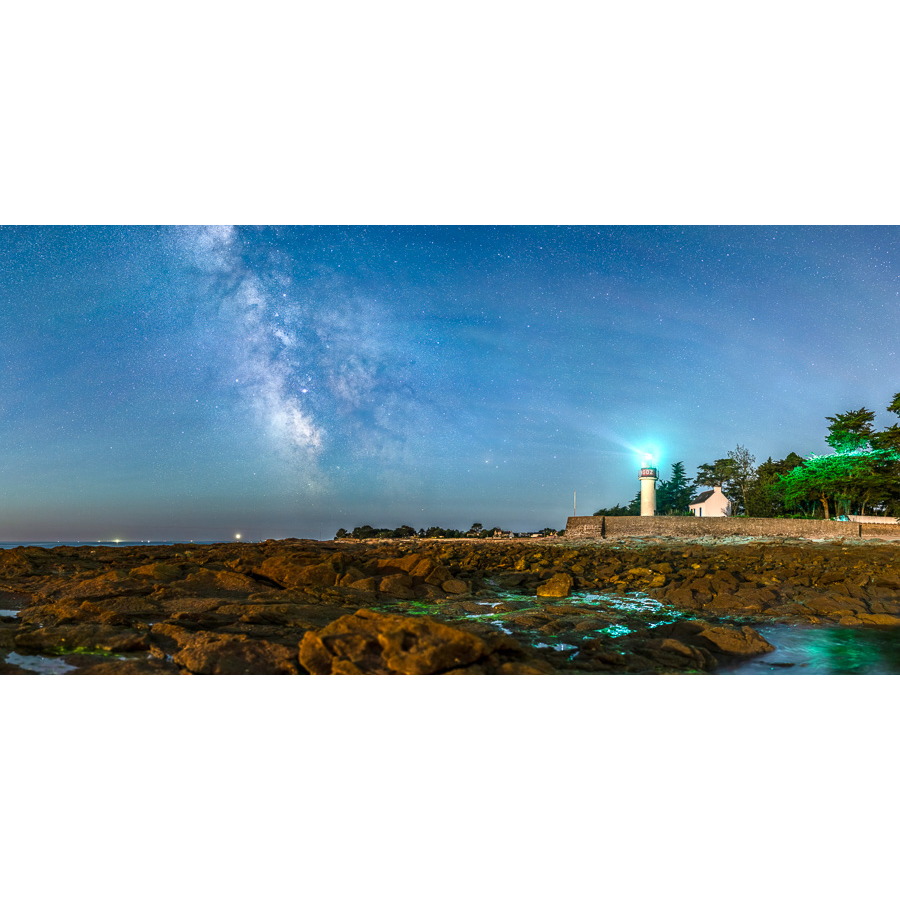 Loctudy : Le phare de Langoz face à la Voie lactée
