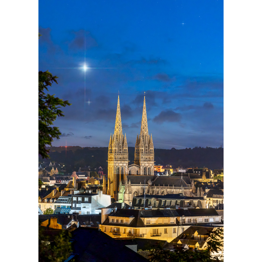 Quimper : Vénus et Jupiter entre les flèches de Saint-Corentin